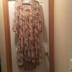 Flowy floral maxi dress ✌🏼